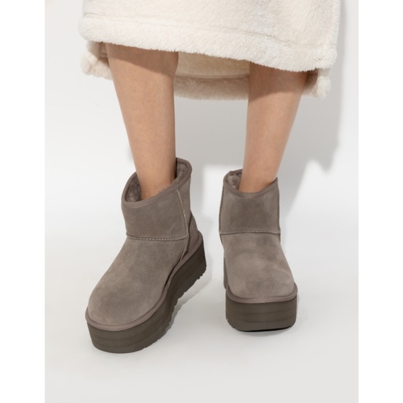 Ugg Classic Mini Platform Boots Gray Size 8 - Picture 2 of 9